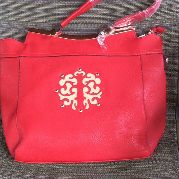 Red bag - Picture 2 of 2